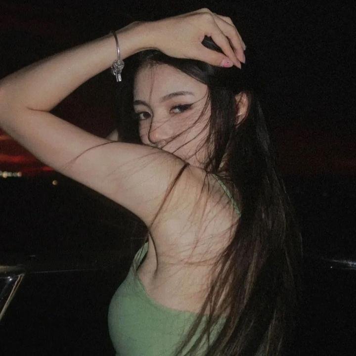红色背篓